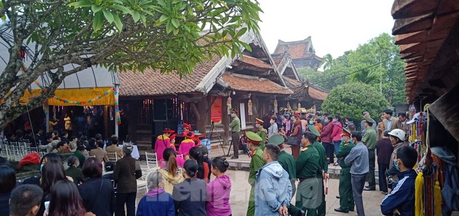 Khai hội ngôi chùa cổ có gác chuông bằng gỗ cao nhất Việt Nam - ảnh 3