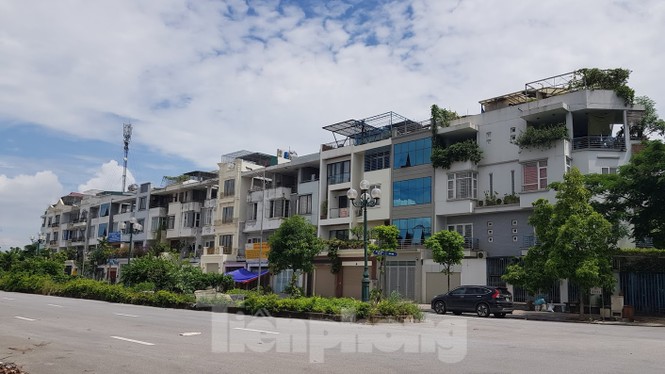 Hà Nội 'lệnh' các quận báo cáo việc nở rộ công trình 'cung điện, lâu đài' hợp thửa - ảnh 3
