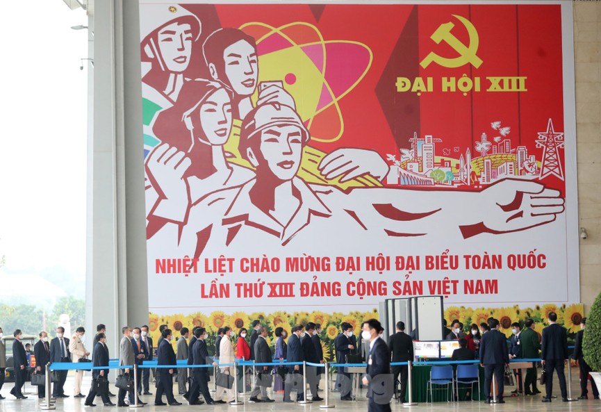 Đại hội bắt đầu bỏ phiếu bầu Ban Chấp hành Trung ương khóa XIII - ảnh 9