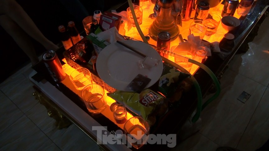 Đột kích nhà hàng ở Sài Gòn phát hiện hàng chục người đang phê ma tuý - ảnh 3