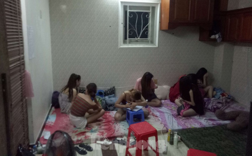 Đột kích nhà hàng ở Sài Gòn phát hiện hàng chục người đang phê ma tuý - ảnh 8