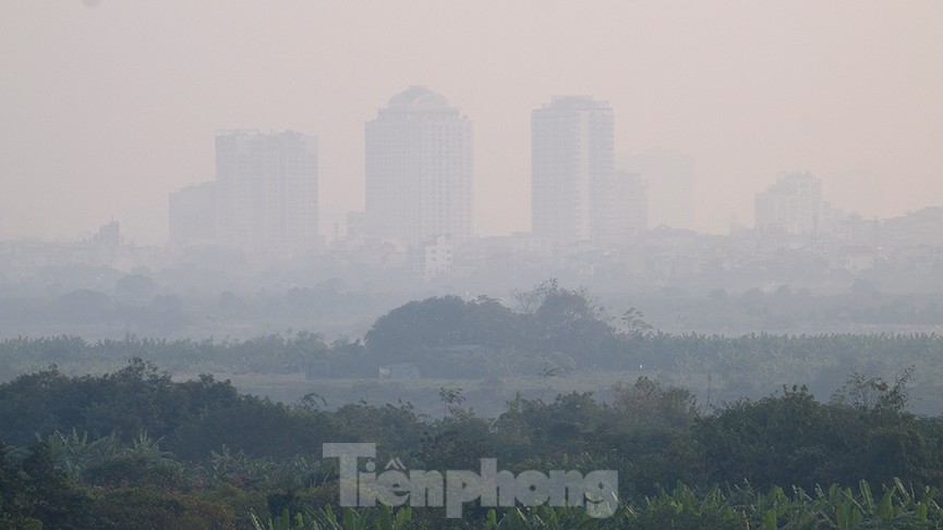 Vì sao Hà Nội bị sương mù bao phủ, bụi mịn dày đặc - ảnh 2