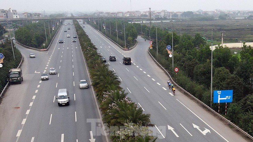 Lạnh gáy cảnh 'đua' xe đạp, lái ba gác trên đại lộ Võ Nguyên Giáp - ảnh 4