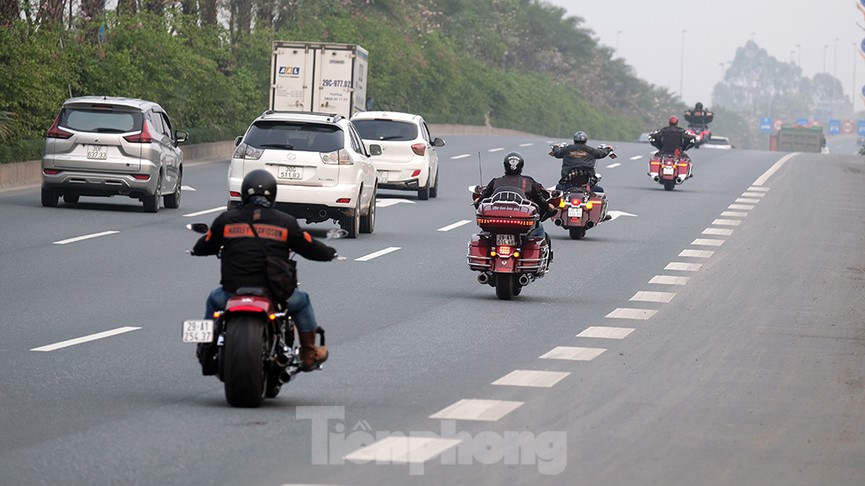 Lạnh gáy cảnh 'đua' xe đạp, lái ba gác trên đại lộ Võ Nguyên Giáp - ảnh 6