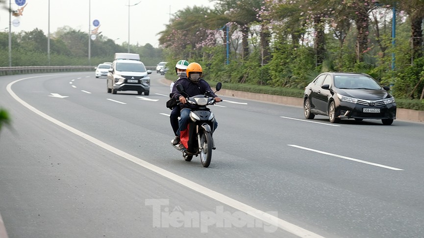 Lạnh gáy cảnh 'đua' xe đạp, lái ba gác trên đại lộ Võ Nguyên Giáp - ảnh 11