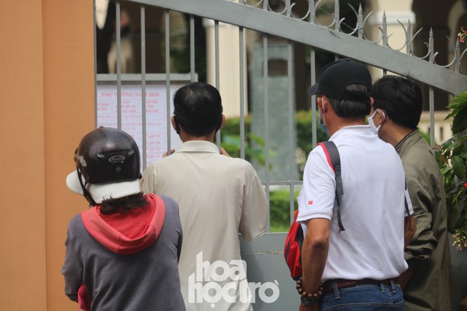 TP HCM: Teen không giấu vui mừng vì đề thi Văn, giáo viên nhận định vừa sức học sinh - ảnh 1