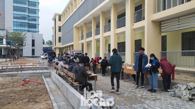 Bất chấp trời rét buốt, sinh viên ĐH Đà Nẵng vẫn nhiệt tình đi hiến máu nhân đạo - ảnh 2