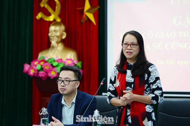 Nhiều thầy, cô giáo đã hy sinh cả tuổi trẻ để chăm lo cho học sinh như con em mình - ảnh 3