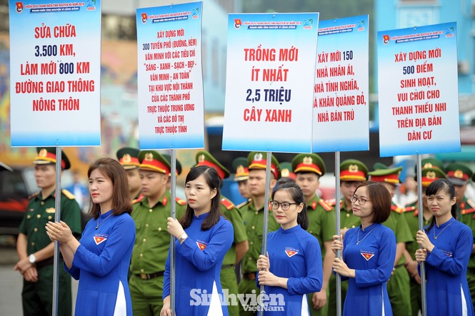 Thực hiện hàng trăm công trình trong Chiến dịch Thanh niên tình nguyện Hè - ảnh 2