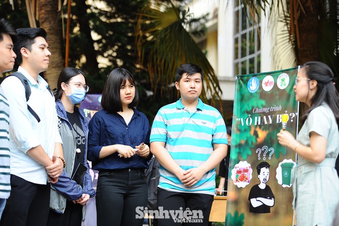 Sinh viên thu, đổi vỏ mì tôm lấy chỉ tiêu “Tình nguyện tốt“ - ảnh 4