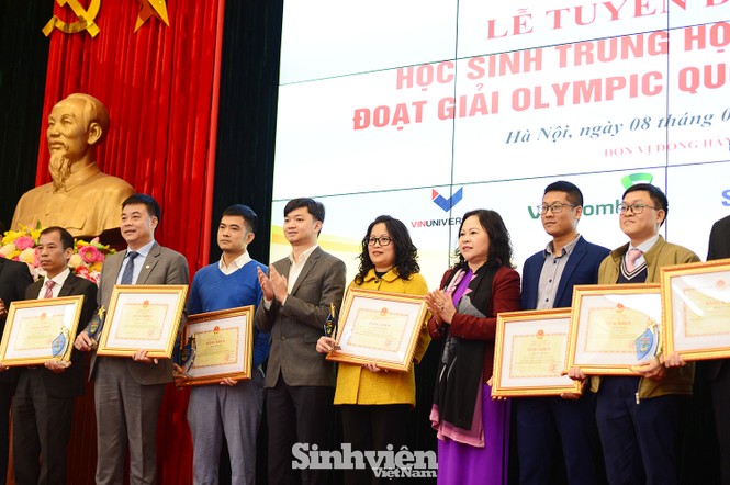 Vinh danh 24 học sinh giành giải Olympic quốc tế năm 2020 - ảnh 4