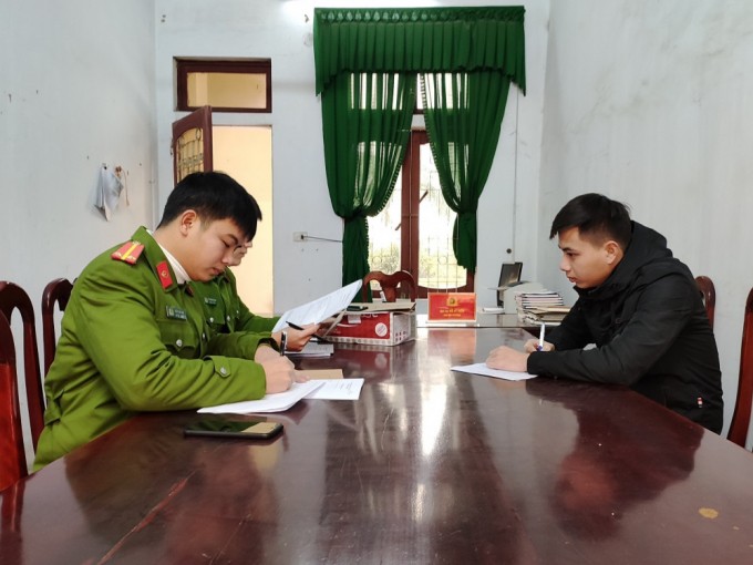 Tự xưng là công an mật vụ, lừa đảo chiếm đoạt 'hàng cấm'