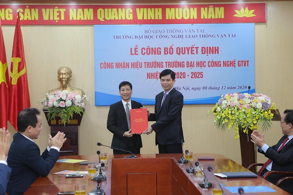 Trường Đại học Công nghệ Giao thông Vận tải có tân hiệu ...