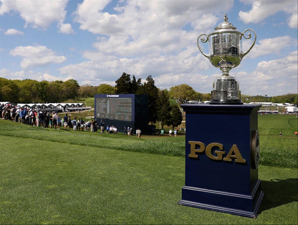 Sân golf của ông Trump bị tước quyền đăng cai major