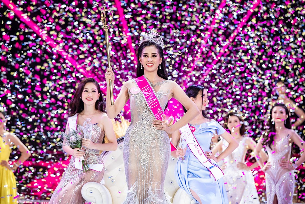 Hành trình đến vương miện của tân Hoa hậu Trần Tiểu Vy ảnh 13