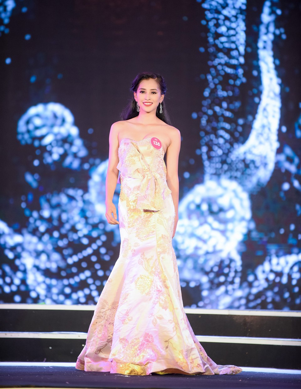 Hành trình đến vương miện của tân Hoa hậu Trần Tiểu Vy ảnh 7