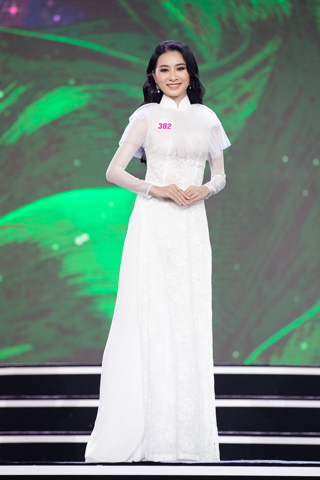 Màn trình diễn áo dài đong đầy cảm xúc của Top 59 thí sinh Hoa hậu Việt Nam 2020 ảnh 13