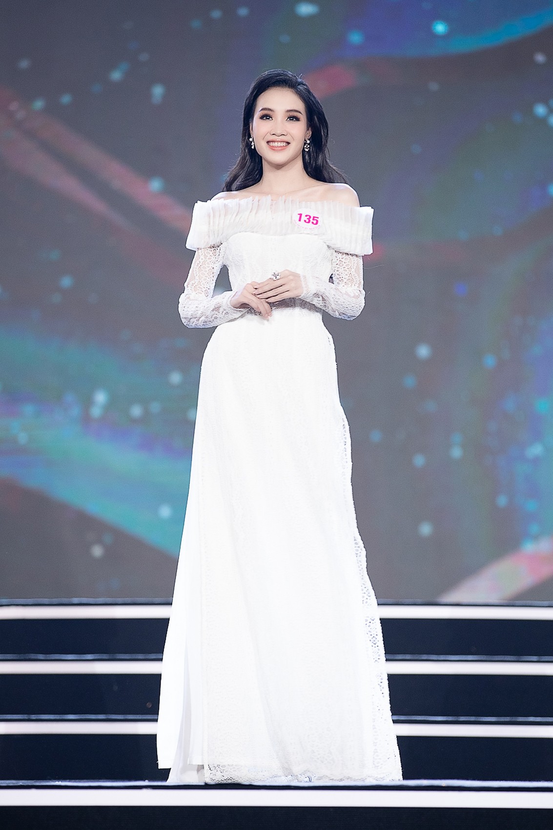 Màn trình diễn áo dài đong đầy cảm xúc của Top 59 thí sinh Hoa hậu Việt Nam 2020 ảnh 18