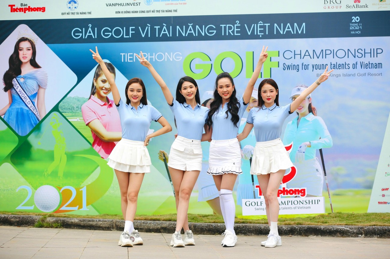 Jennifer Phạm và dàn người đẹp Hoa hậu Việt Nam khoe sắc tại Tiền Phong Golf Championship 2021 ảnh 9