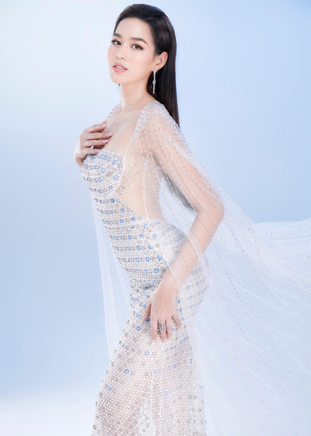 Loạt trang phục lộng lẫy, sexy mà Đỗ Thị Hà mang tới Miss World 2021 ảnh 2
