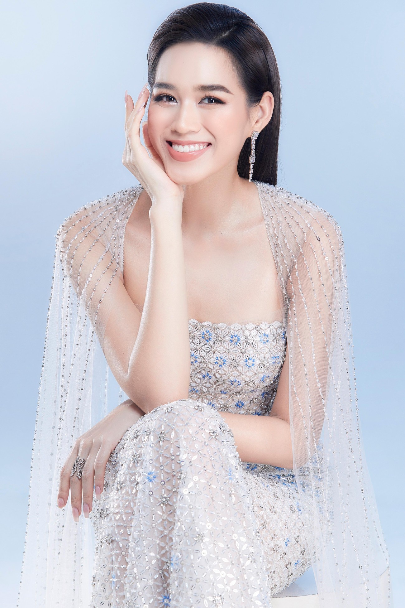 Loạt trang phục lộng lẫy, sexy mà Đỗ Thị Hà mang tới Miss World 2021 ảnh 1