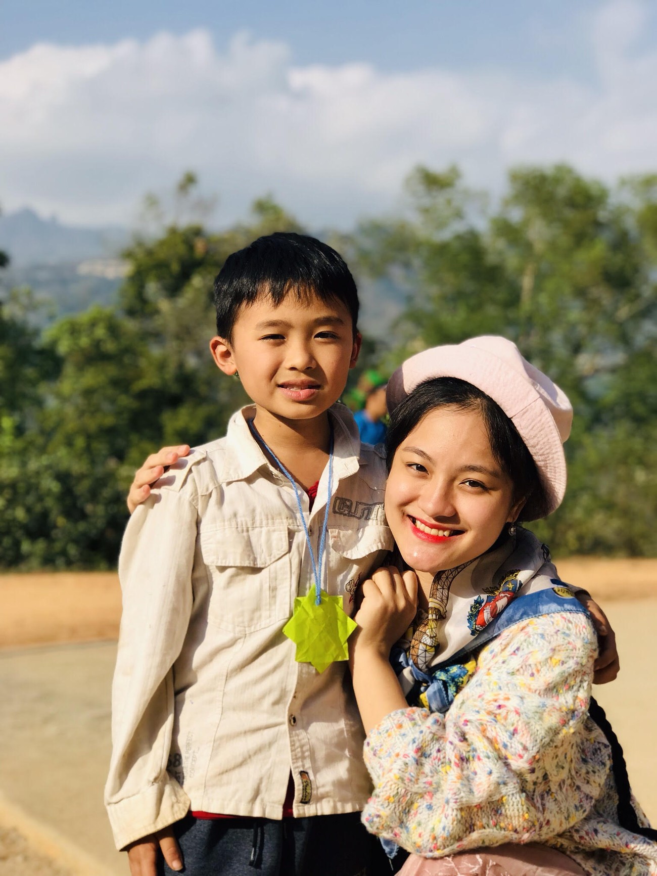 Cô ca sĩ trẻ truyền cảm hứng tích cực đến mọi người ảnh 6
