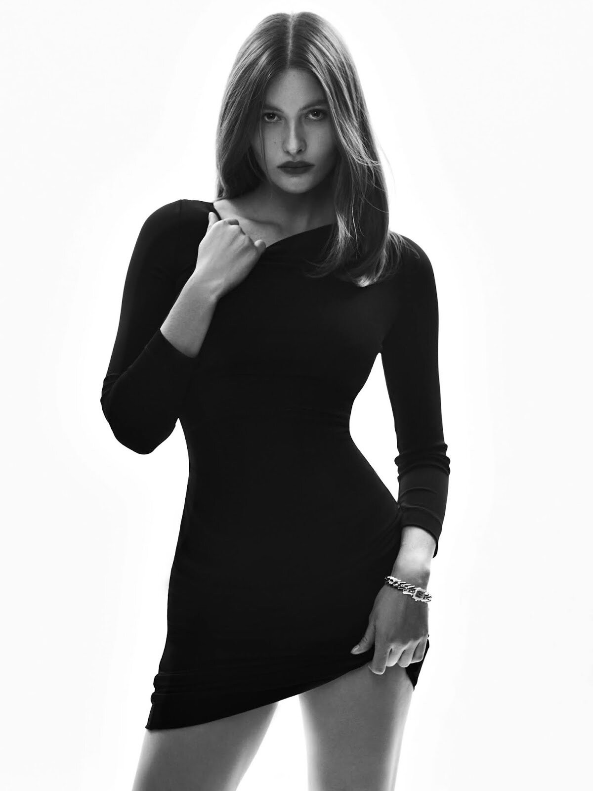 'Thiên thần nội y' Grace Elizabeth khoe đường cong tuyệt mỹ ảnh 2