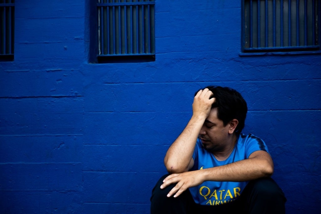 Người hâm mộ tưởng niệm Maradona: Nước mắt, hoa và pháo sáng ảnh 1