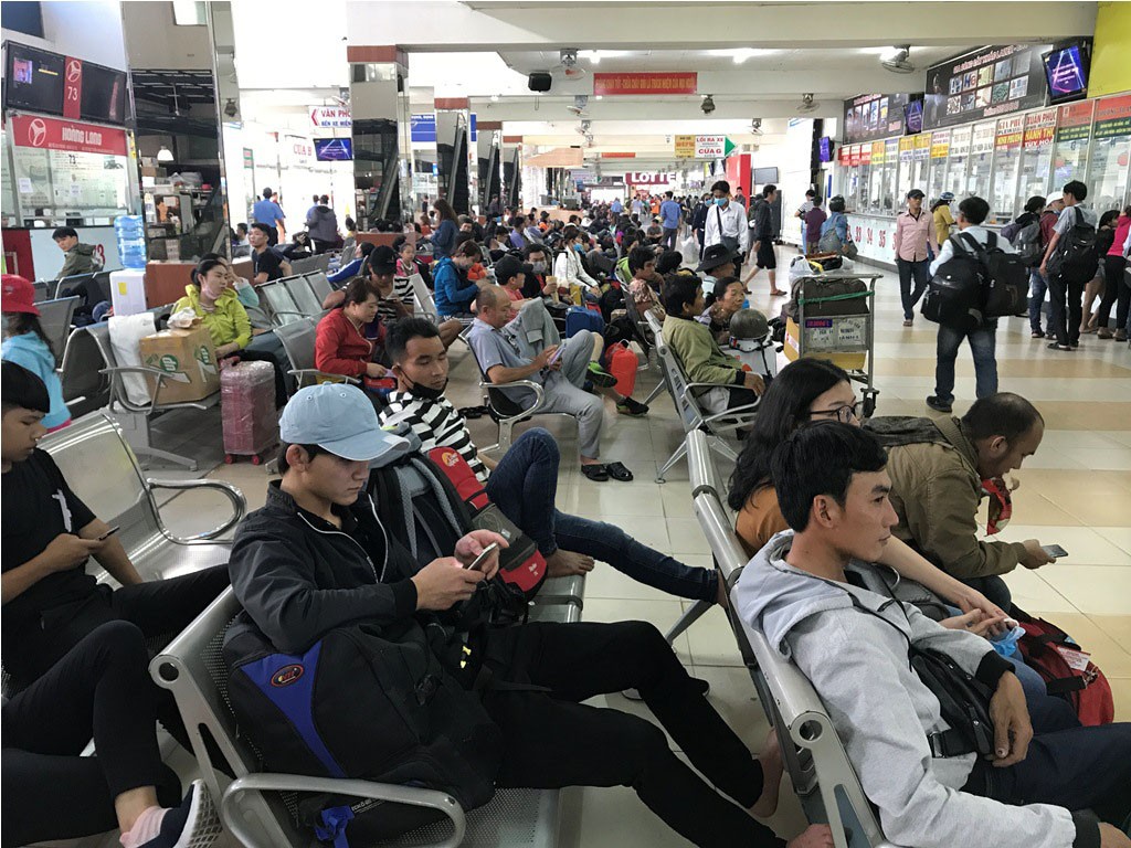 Bến xe lớn nhất TPHCM vắng vẻ ngày giáp Tết ảnh 1
