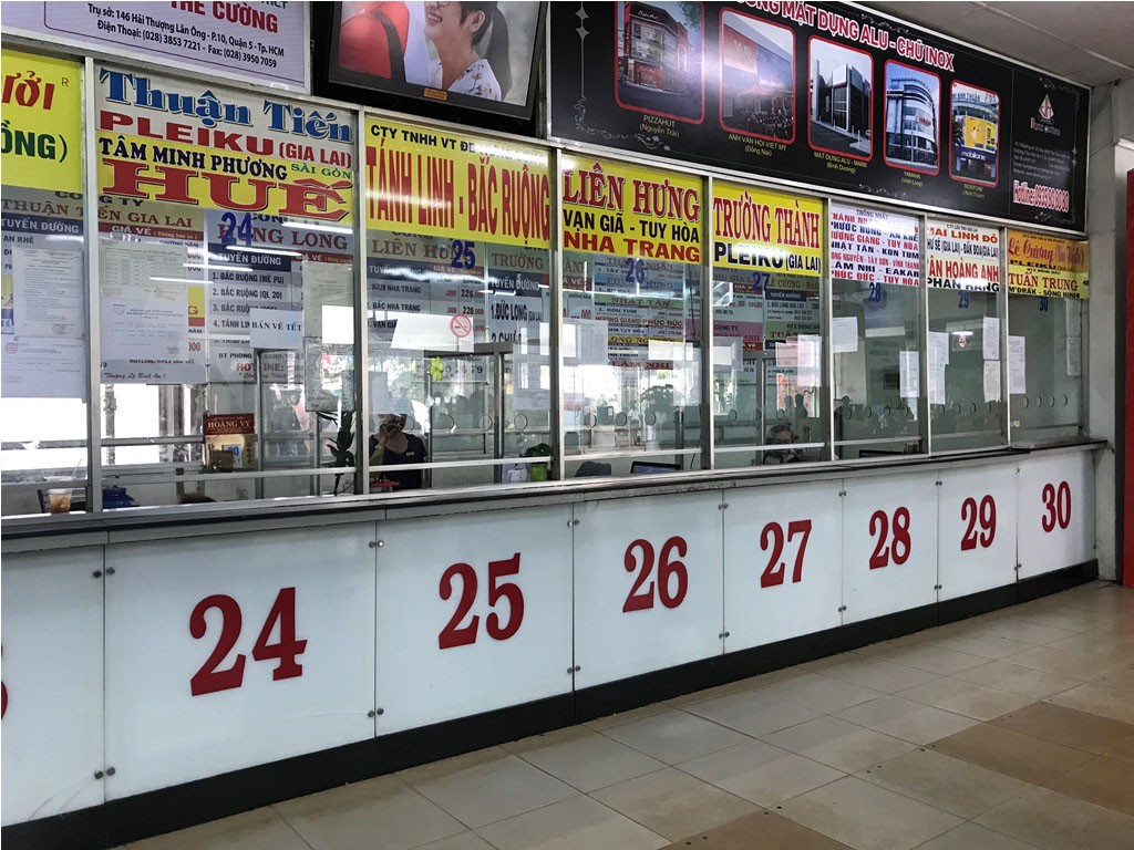 Bến xe lớn nhất TPHCM vắng vẻ ngày giáp Tết ảnh 3