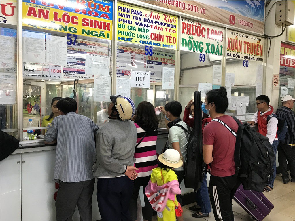 Bến xe lớn nhất TPHCM vắng vẻ ngày giáp Tết ảnh 6