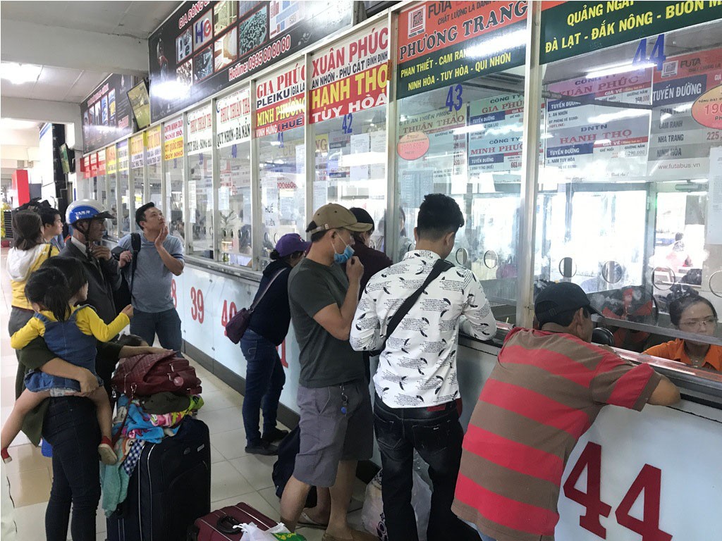 Bến xe lớn nhất TPHCM vắng vẻ ngày giáp Tết ảnh 7