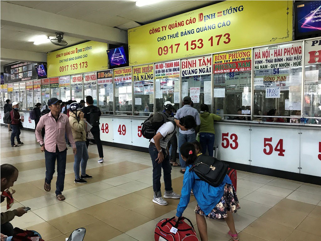 Bến xe lớn nhất TPHCM vắng vẻ ngày giáp Tết ảnh 8