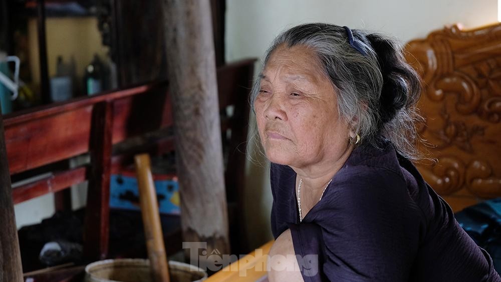 Người dân Chương Mỹ ngồi trên giường chờ nước rút ảnh 6