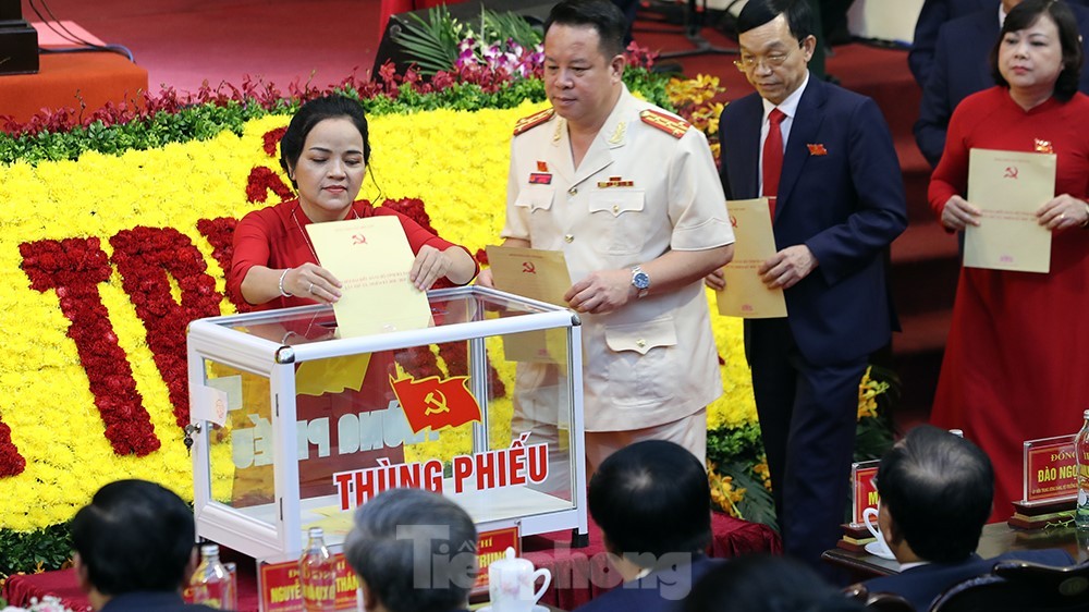 Ban chấp hành Đảng bộ tỉnh Hà Nam khoá XX chính thức ra mắt ảnh 4