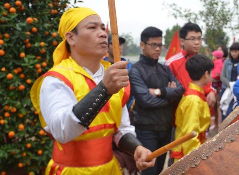Về Triều Khúc xem trai làng giả gái múa Bồng ảnh 11