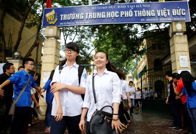 Chùm ảnh: Hơn 70.000 thí sinh thi vào lớp 10 ở Hà Nội ảnh 4