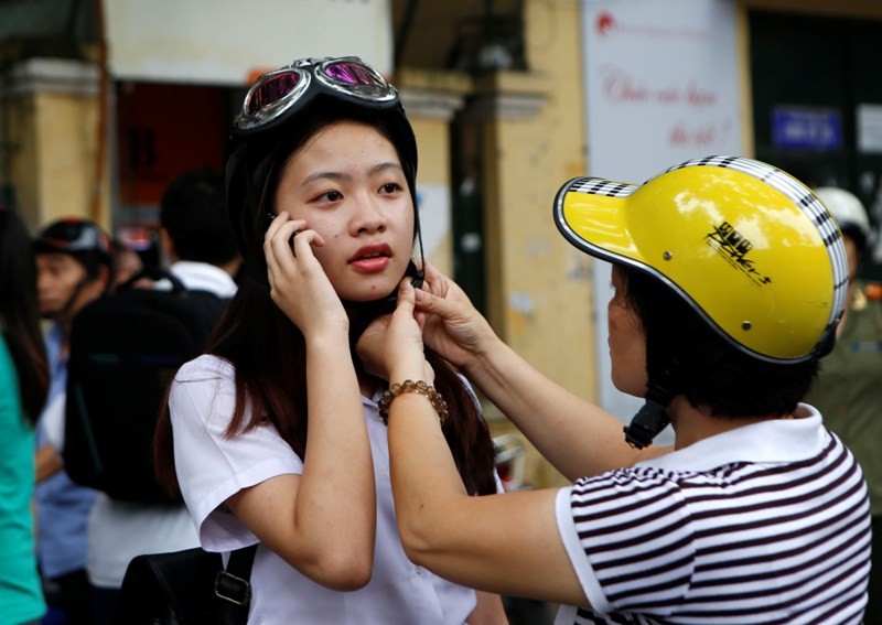 Chùm ảnh: Hơn 70.000 thí sinh thi vào lớp 10 ở Hà Nội ảnh 10
