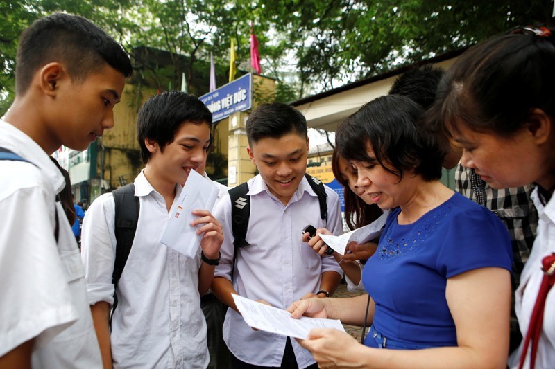 Chùm ảnh: Hơn 70.000 thí sinh thi vào lớp 10 ở Hà Nội ảnh 11