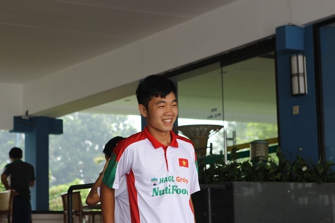 Bầu Đức bất ngờ họp kín cùng U19 Việt Nam ảnh 5