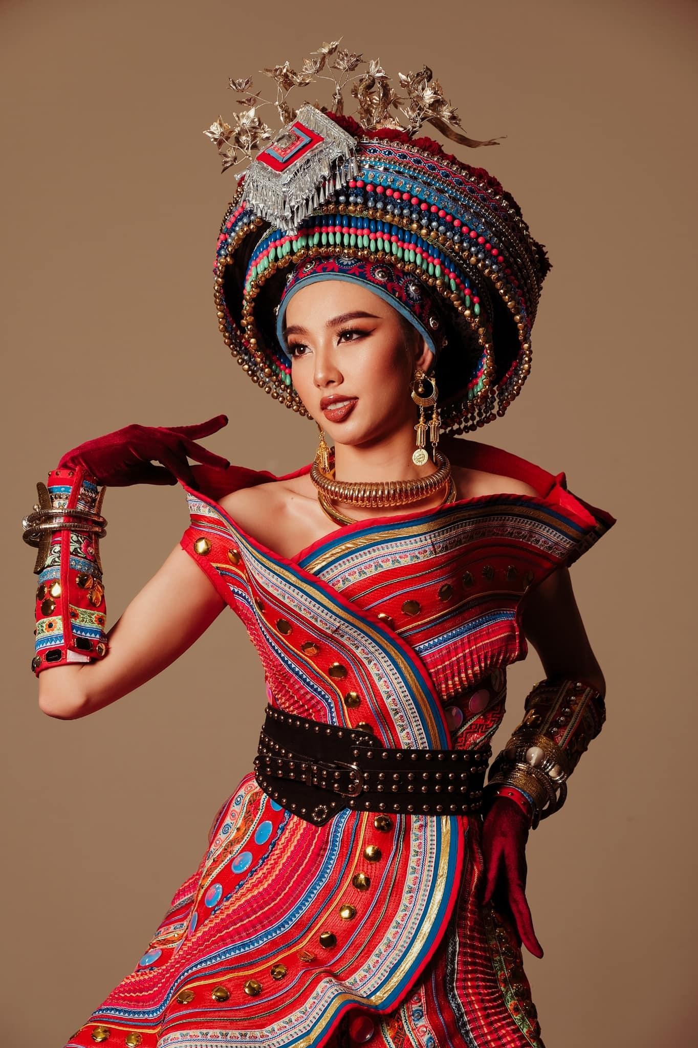 Thuỳ Tiên diện thiết kế lạ mắt dự cuộc thi Miss Grand Chiang Mai ở Thái Lan ảnh 5
