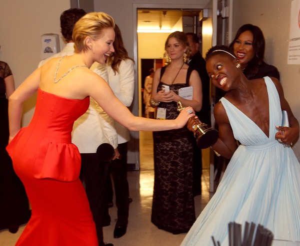 Hậu trường hài hước tại Oscar 2014 ảnh 8