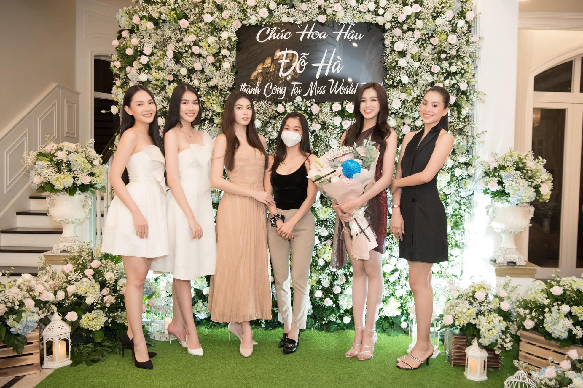 Dàn Hoa, Á hậu đình đám tổ chức tiệc 'truyền may mắn' cho Đỗ Thị Hà trước khi dự thi Miss World ảnh 1