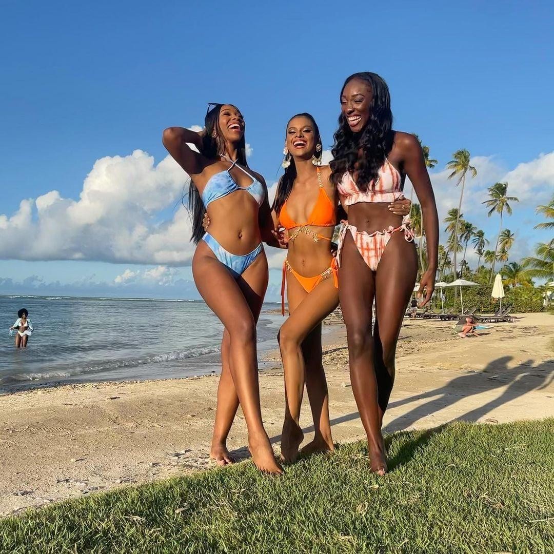Đỗ Thị Hà và dàn thí sinh Miss World 'đọ dáng' sexy với bikini trong phần thi Beach Beauty ảnh 12