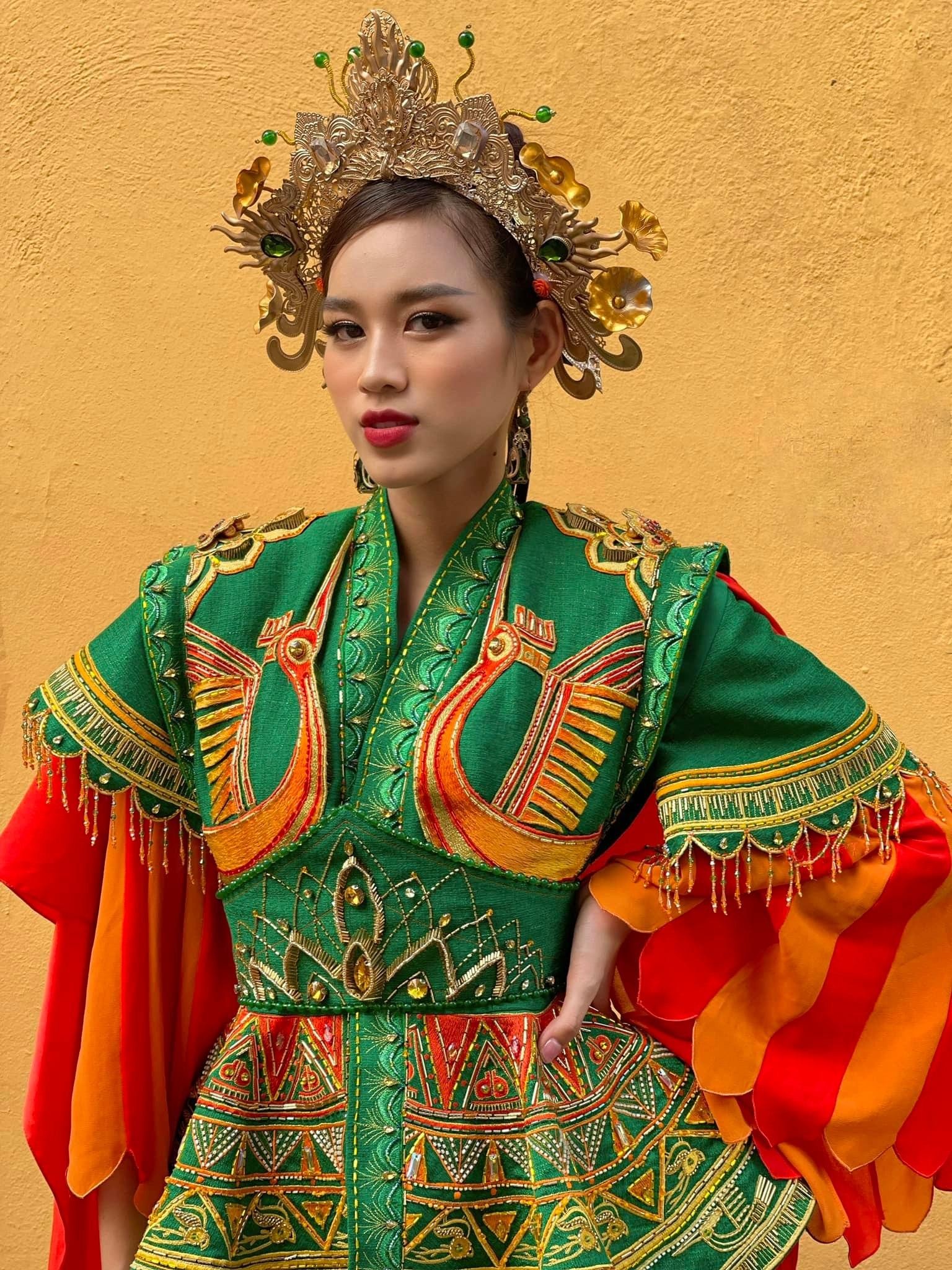 Những bộ trang phục có ý nghĩa độc đáo mà Đỗ Thị Hà mang tới Miss World 2021 ảnh 8