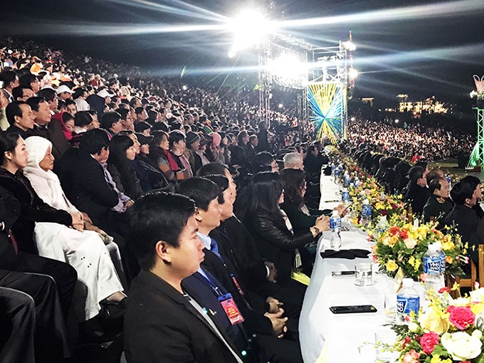 Rực rỡ đêm khai mạc Festival hoa Đà Lạt 2017 ảnh 1