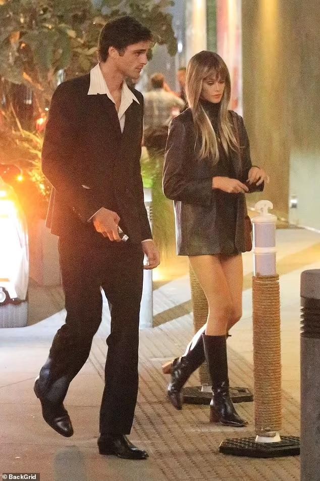 Con gái 20 tuổi của 'huyền thoại’ mẫu Cindy Crawford chia tay bạn trai tài tử ảnh 2