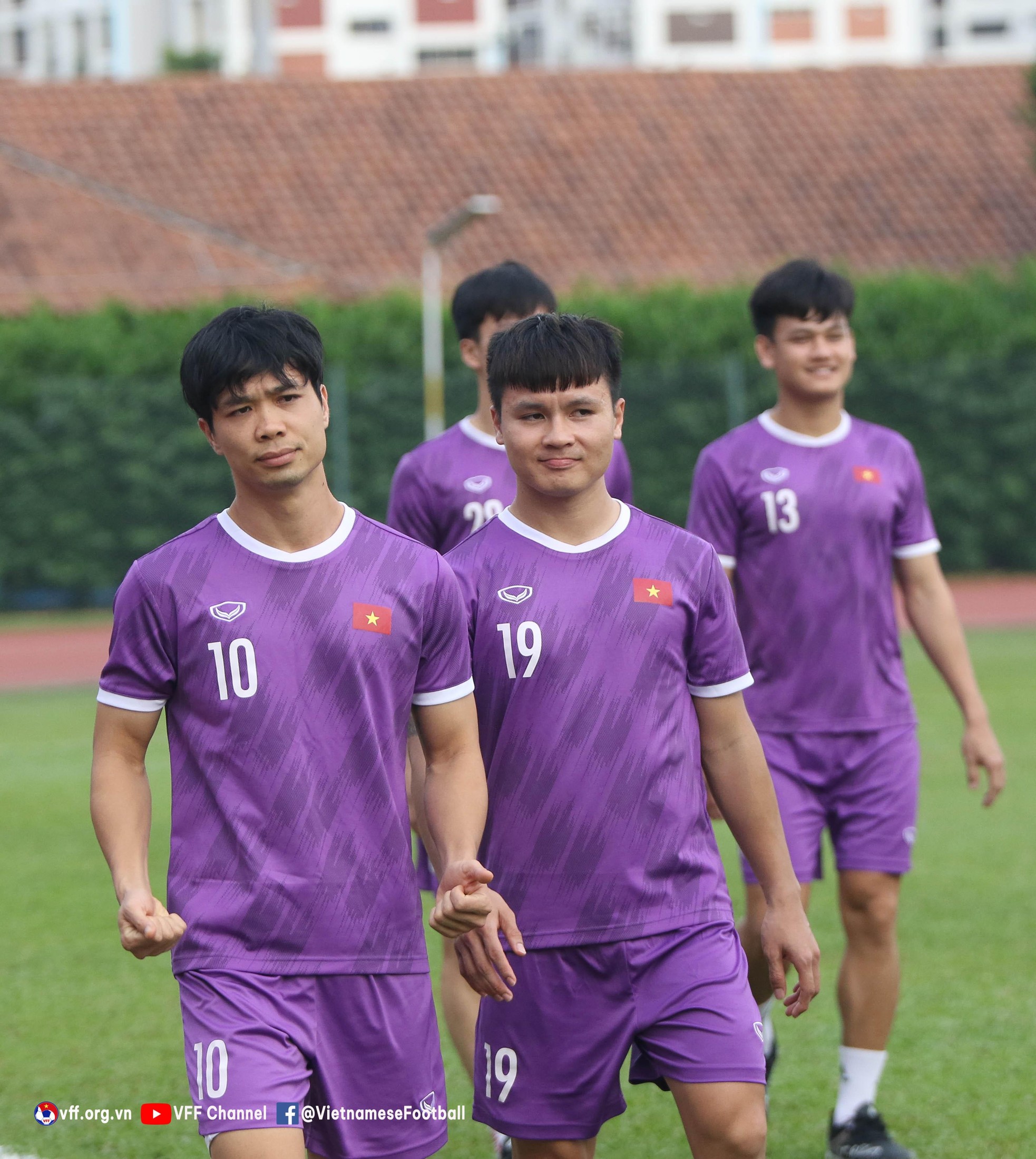 HLV Park Hang-seo khích lệ tinh thần tuyển thủ Việt Nam trước trận gặp Thái Lan ảnh 9