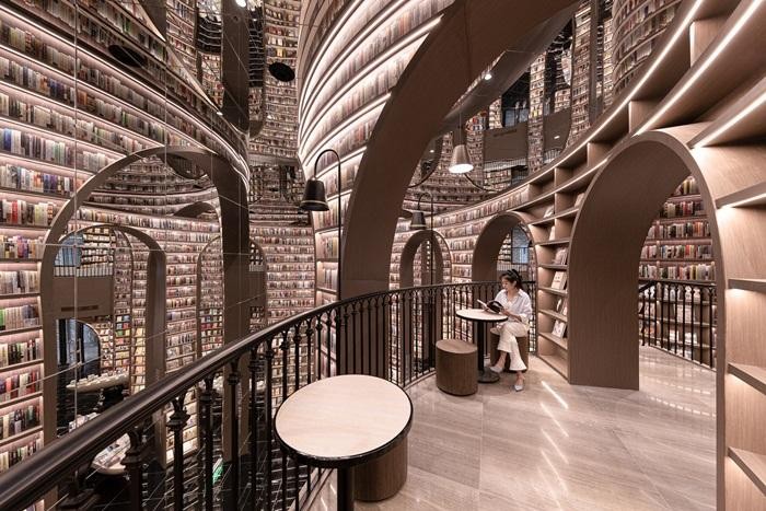 Lạc lối trong nhà sách rộng như mê cung với hơn 80.000 cuốn sách ở Thành Đô ảnh 12
