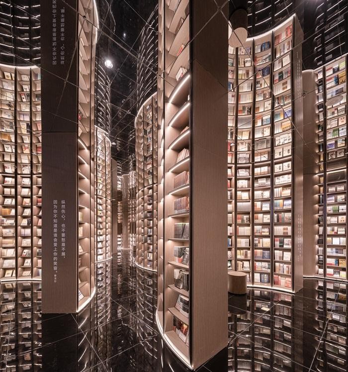 Lạc lối trong nhà sách rộng như mê cung với hơn 80.000 cuốn sách ở Thành Đô ảnh 7